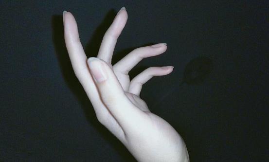 看手掌初判健康状况 手能揭示的健康问题-八凡集