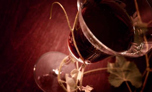 没有开瓶器怎么开红酒-八凡集