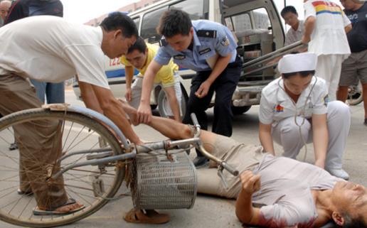 多数人都会搞错的急救方法 你是不是也有这些错误-八凡集