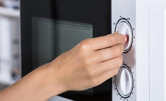 使用微波炉的注意事项 微波炉的日常护理-八凡集