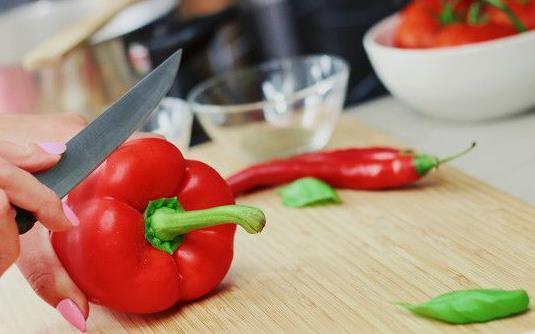 切辣椒时手辣怎么办-八凡集