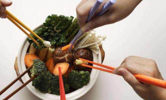 筷子致癌引起关注和恐慌 安全正确使用筷子的方法-八凡集