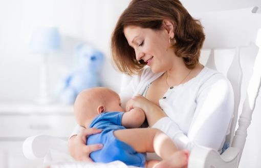 生病就不能喂奶?这5个母乳误区你知道吗