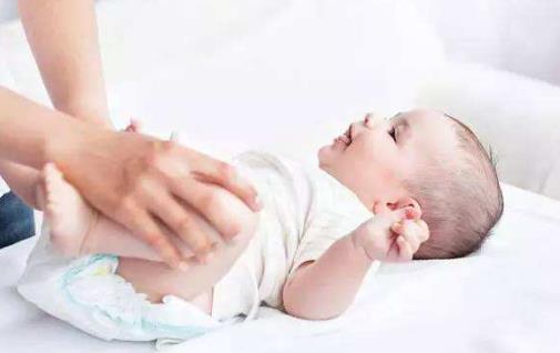 做好预防工作 宝宝远离尿布疹-八凡集