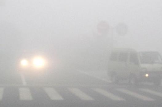 雾霾天气行车安全常识 重污染天气安全出行注意事项-八凡集