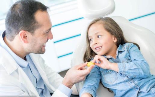 孩子进行牙齿矫正的最好时期 儿童牙齿矫正方法-八凡集