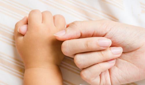 握拳拇指弯曲就是拇指内扣?