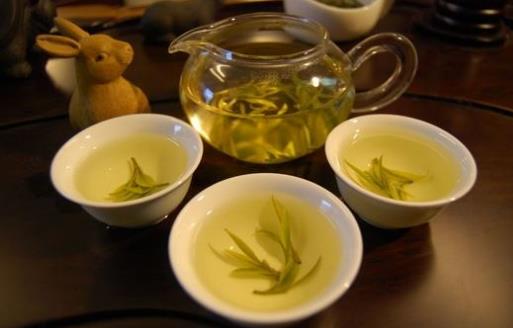 一杯浓茶百害无一利 这8种人万万喝不得浓茶-八凡集