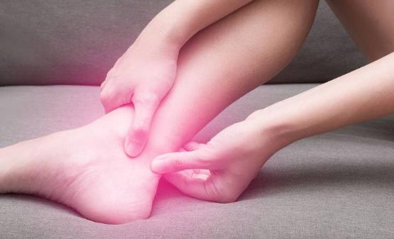 睡觉时突然抽搐的原因是什么 抽搐发作时的护理-八凡集