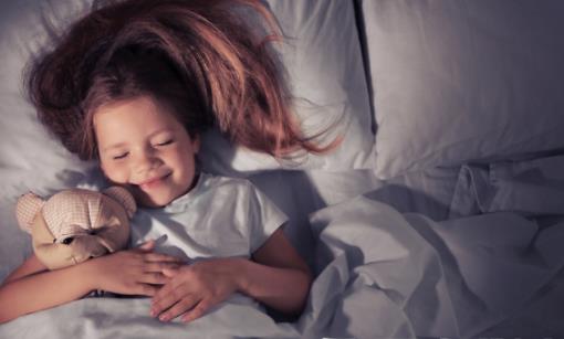 不良的睡眠习惯对身体健康不利 孩子的最佳睡眠时间-八凡集