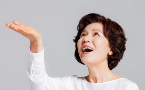 影响老人长寿的因素分析 养成良好的生活有助于长寿-八凡集