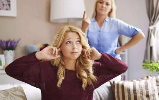 青春期心理上产生叛逆 家长应对青春期叛逆的方法-八凡集