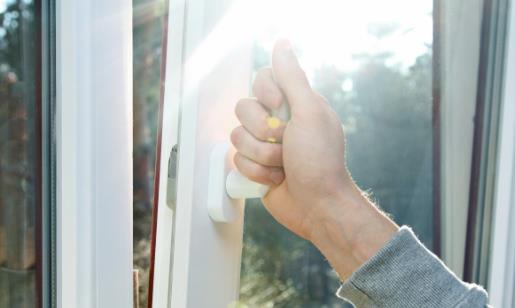 每天开窗通风对人体的好处 要记得开窗通风5个时间点-八凡集