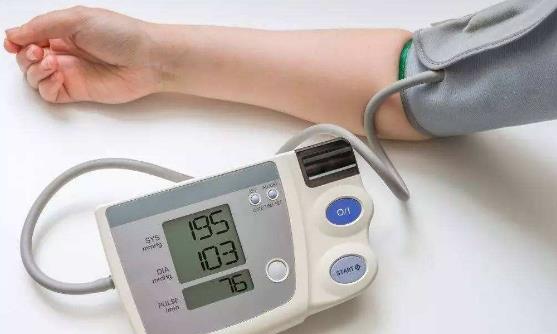 管好高血压从每天清晨开始 高血压管好嘴巴是关键-八凡集