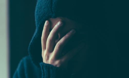 可怕的抑郁症也是有前兆的 人们对抑郁症认识的误区-八凡集