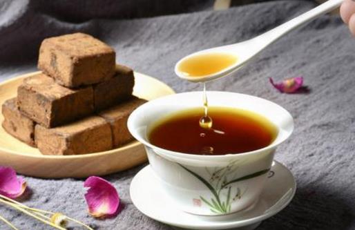 产后恶露不尽不只喝红糖水 产后喝红糖水的注意事项-八凡集