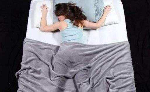 睡姿不正确很伤身 不想长眼角皱纹就别趴着睡-八凡集