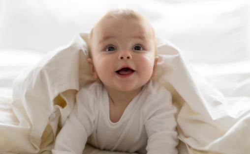 早产儿有没有智力低下的可能 早产儿日常的饮食保健-八凡集