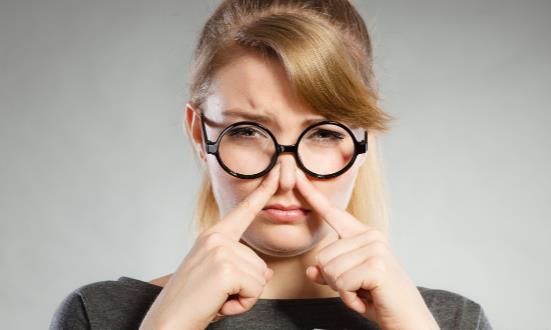 口臭总是让人尴尬 6个小妙招让你轻松摆脱口臭-八凡集