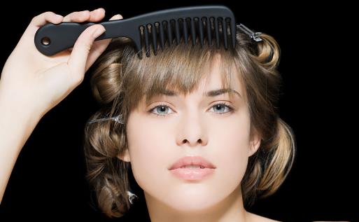 短发不能省了梳头 梳头对身体的好处-八凡集