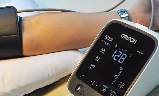 预防和管理餐后低血压问题 餐前喝杯绿茶可防餐后低血压-八凡集