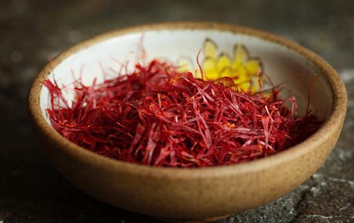 藏红花可以调理月经吗 喝了藏红花月经一直不干净怎么办-八凡集