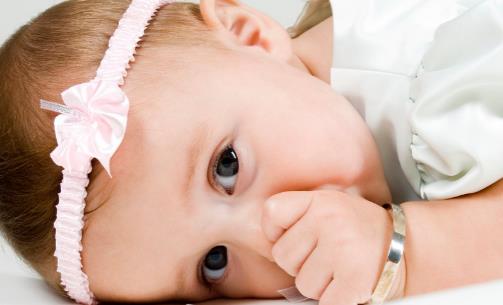 握拳拇指弯曲就是拇指内扣?