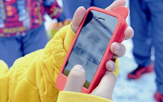 总玩手机脖子痛?手指痛?你可能是得了“手机病”