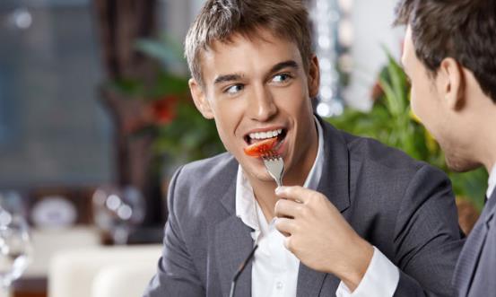 男人每顿吃太饱危害 吃的太饱“撑”出10种病-八凡集