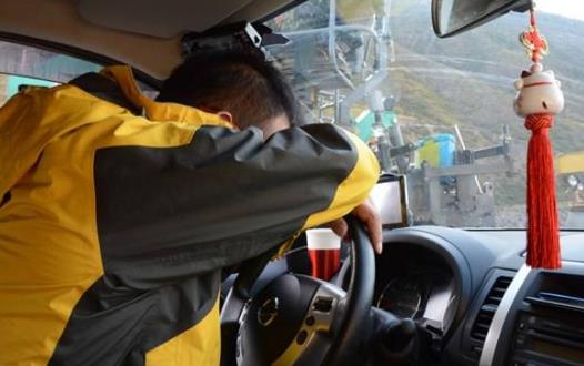 汽车驾驶员健康状况堪忧 预防司机职业病的注意事项-八凡集