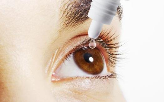 长期使用眼药水造成伤害 眼药水使用注意事项-八凡集