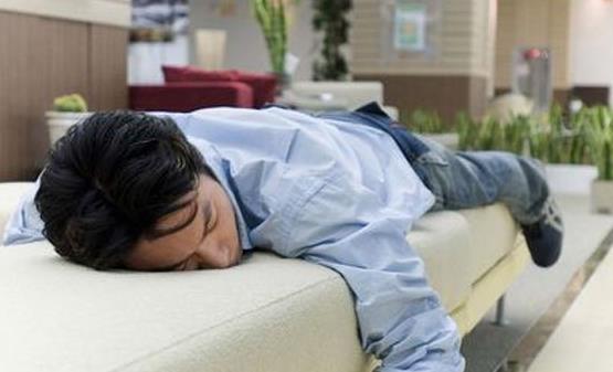 大酒伤肝伤害远不止于此 饮酒的注意事项要牢记-八凡集