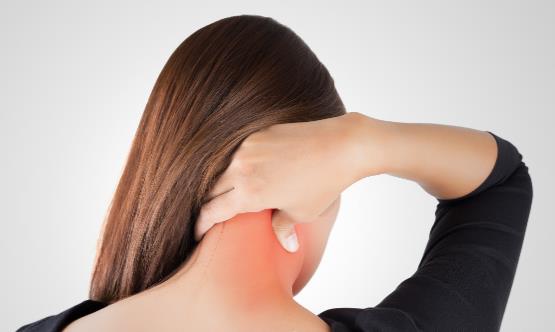 低头党成为颈椎病的一大主力军 得了颈椎病五个动作助康复-八凡集