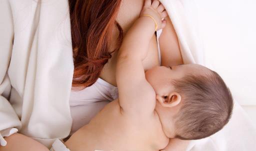 母乳喂养的误区千万别去碰 教你母乳保存细节操作-八凡集