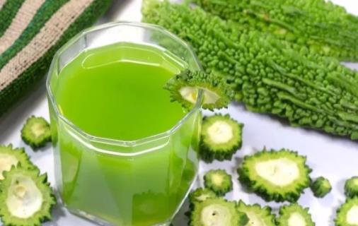 女人喝苦瓜水有什么好处 苦瓜汁敷脸可以祛痘吗-八凡集