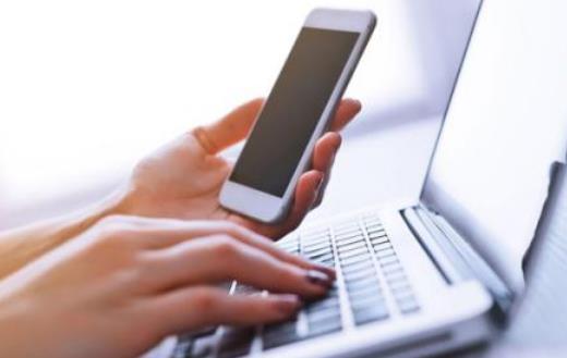 电脑族眼部保持滋润 教你三个秘方护眼方法-八凡集