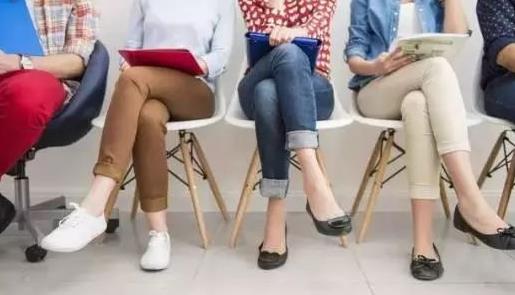 青少年跷二郎腿跷多了会怎样 怎样才能控制不跷二郎腿