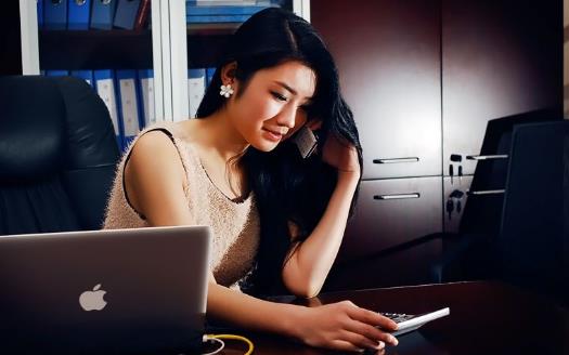 办公室女郎饮食不科学 职场办公室女郎生活八大禁忌-八凡集