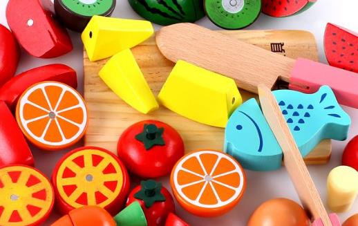 根据宝宝每个阶段的发育特点 给予宝宝合适的玩具-八凡集