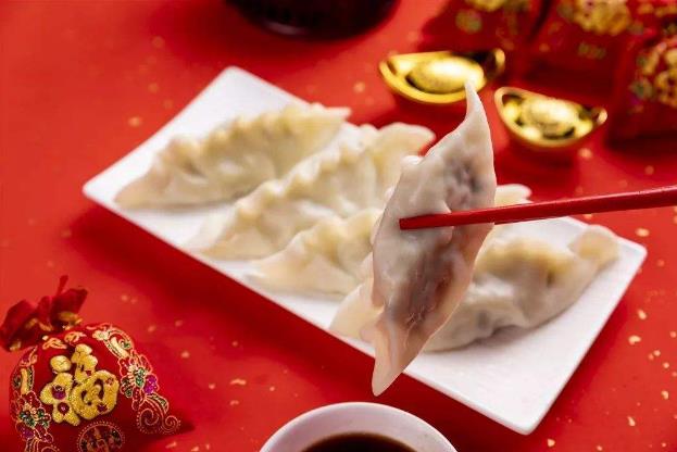大年三十吃饺子吃素馅还是荤馅饺子 大年三十什么时候吃饺子好-八凡集