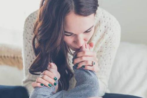 白带呈褐色是怎么回事-八凡集