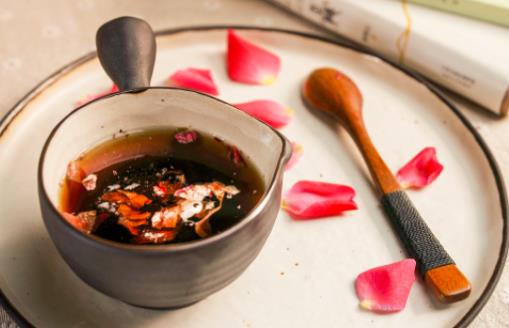 女人大姨妈拜访,就该常喝红糖水?可医生却说红糖水最好别多喝?