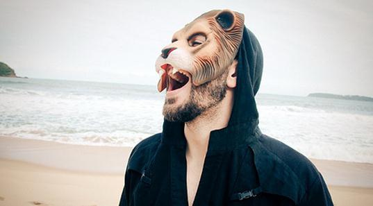 五种容易离婚的男人面相-八凡集