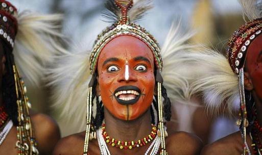 非洲部落的偷妻节:女人选男人-八凡集