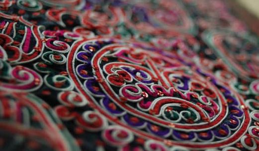 中国刺绣“活化石”——水族马尾绣