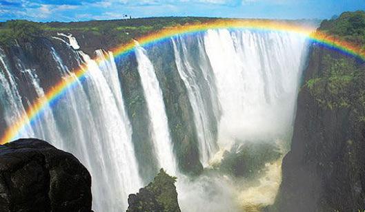 魔鬼游泳池，世界上最危险的地方-八凡集