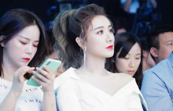 薇娅个人资料年龄真名叫什么 薇娅卖过的大物件有哪些-八凡集