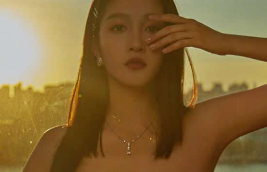 关晓彤个人资料及家世背景介绍-八凡集