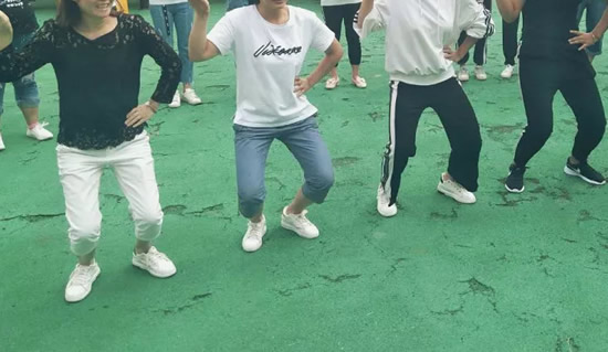 活跃气氛的70个惩罚小游戏汇总