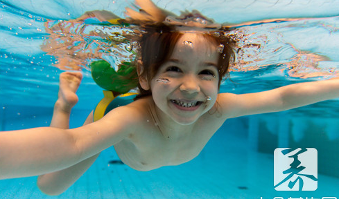 女人蛙泳毁身材吗-八凡集